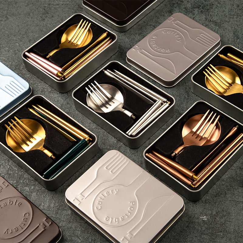 Stainless steel portable cutlery set
